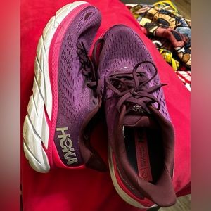 Women’s hoka tennis shoes size 8